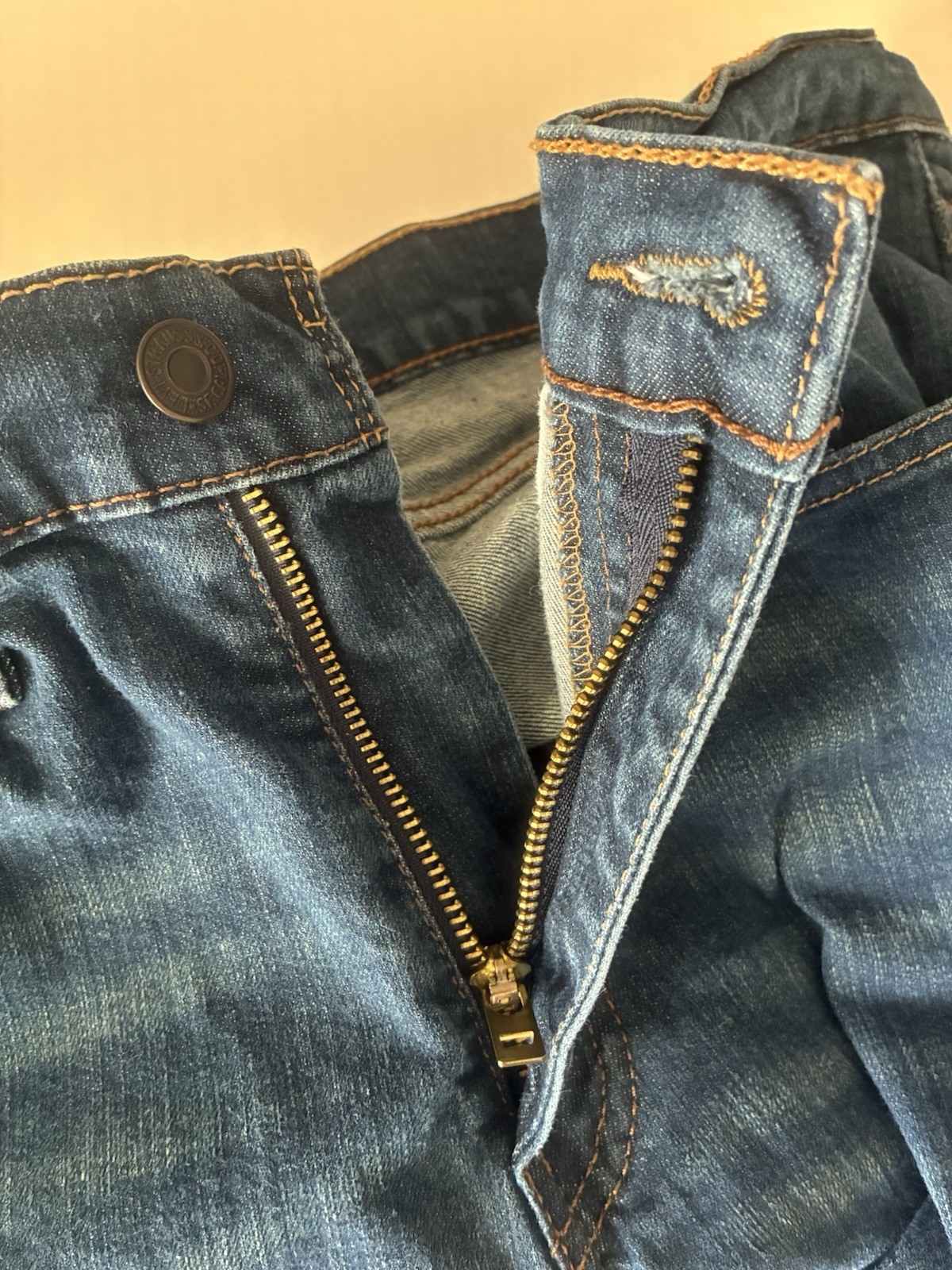 Levi’s Men’s 514 32×34 Blue Jeans – Dark Wash Denim
