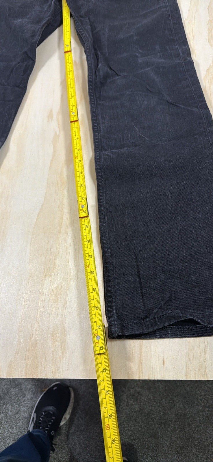 Levi’s Men’s Black Dark Wash Denim Jeans Slim Fit Straight Leg Mid Rise