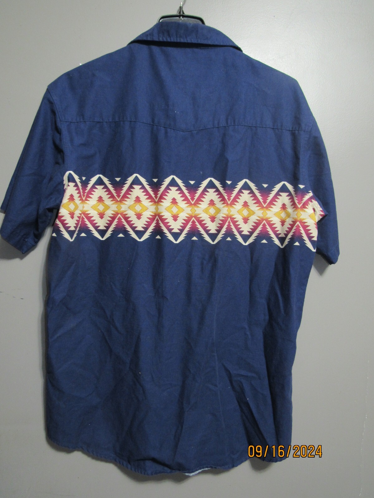 VTG RUSTLER BY WRANGLER S/S PEARL SNAP WESTERN SHIRT BLUE AZTEC L T VGUC
