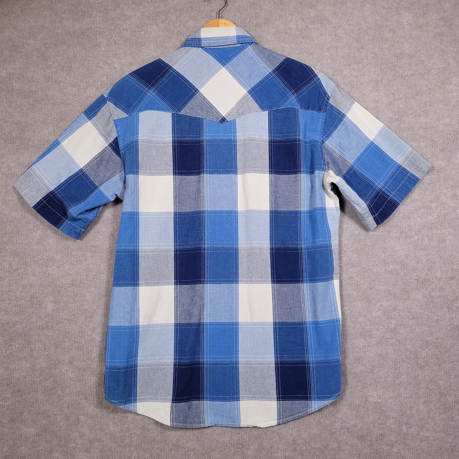 RUSTLER BY WRANGLER Shirt Men’s Medium Pearl Snap Shortsleeve Blue Plaid Western