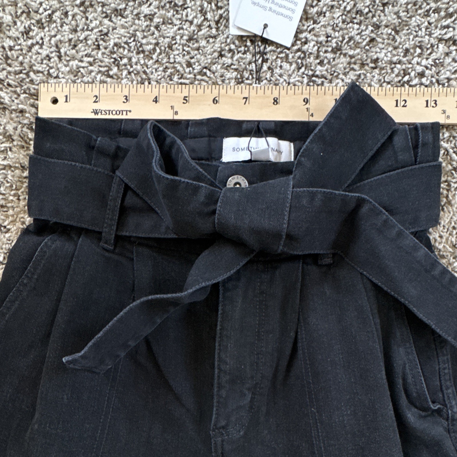 Something Navy Women’s June High Rise Toe Waist Tapered Denim Jeans Size 2 Black