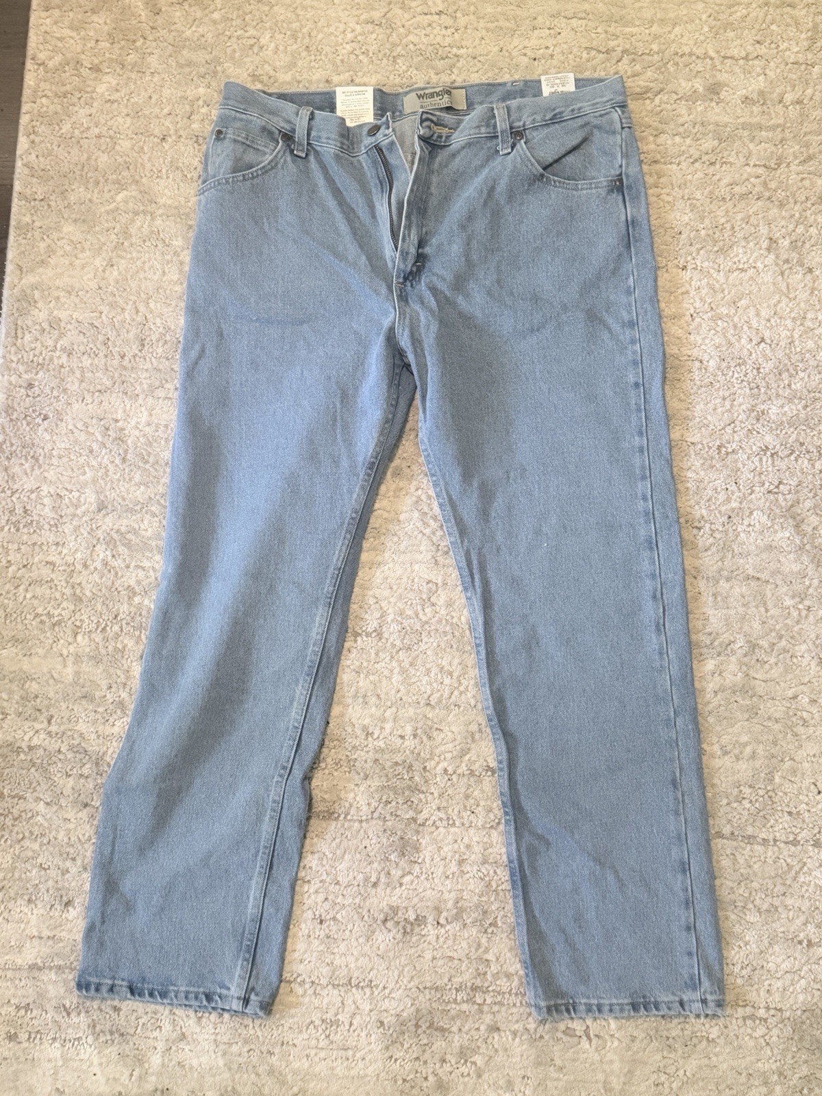 Wrangler Workwear Men’s Light Wash Denim Straight Fit Jeans – NEVER WORN