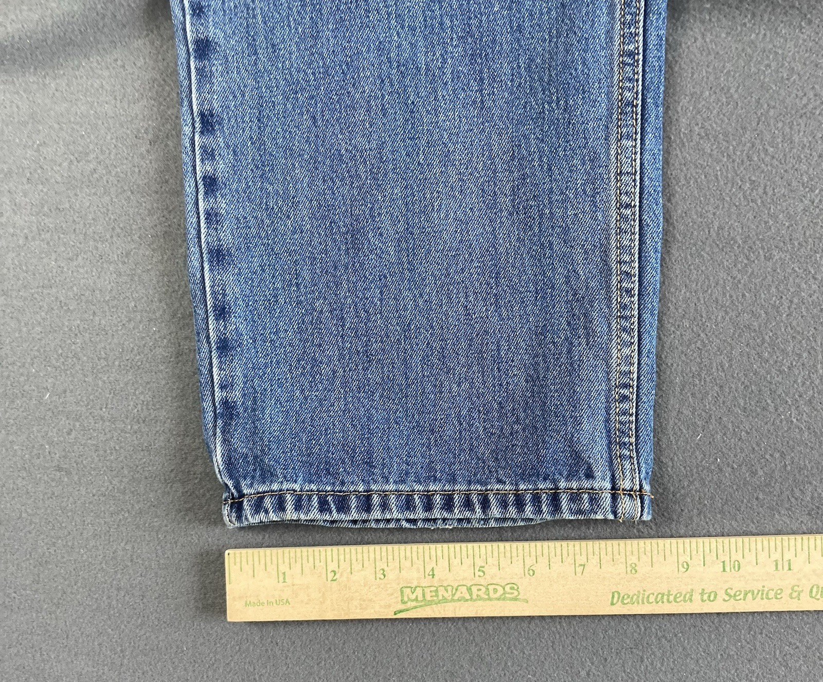 Levi’s 550 Relaxed Fit Jean Men’s 38×32 Straight Leg Blue Denim Non-Stretch