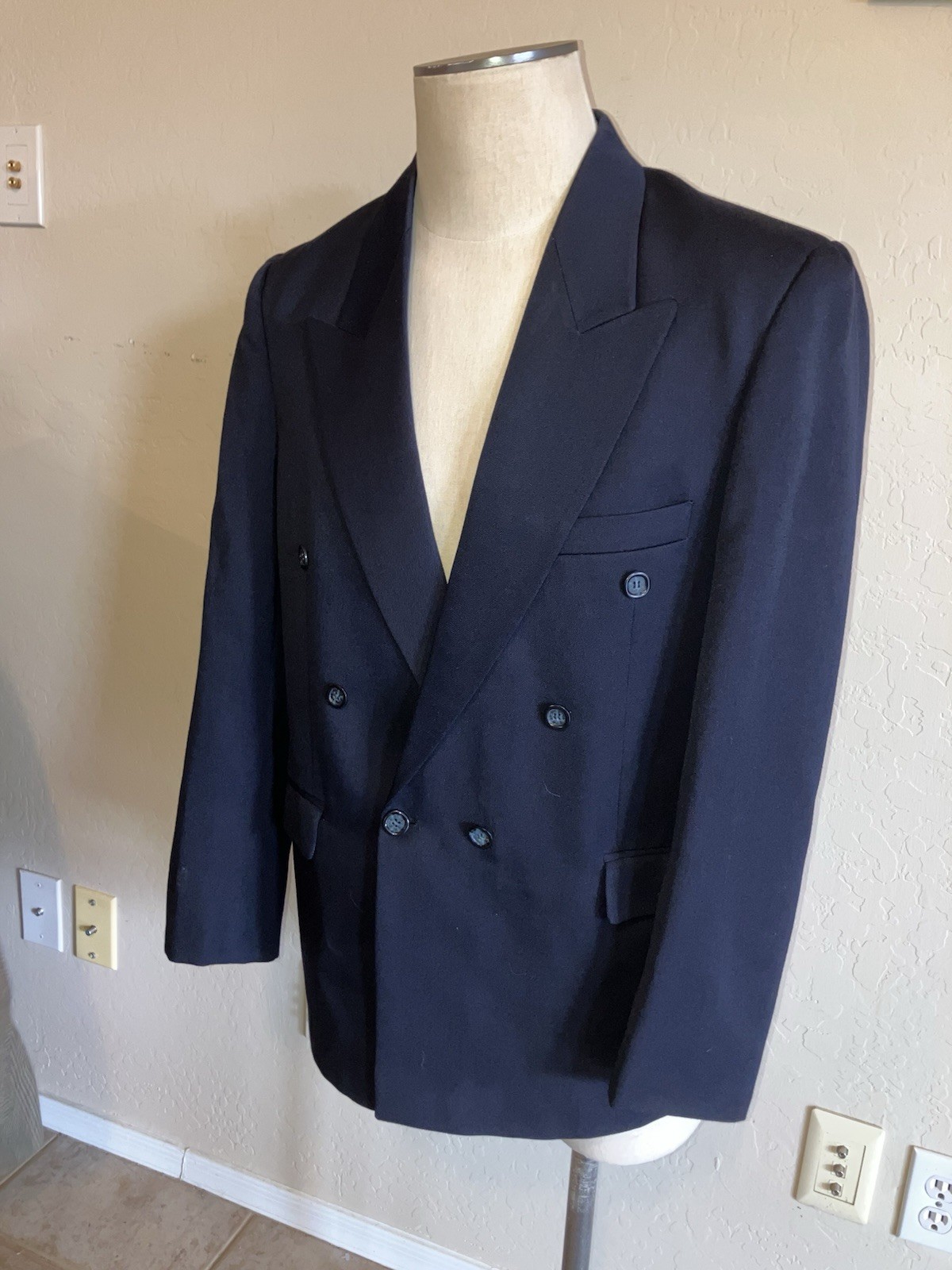 Unbranded Black Men’s Double Breasted Tuxedo 48 Excellent Condition
