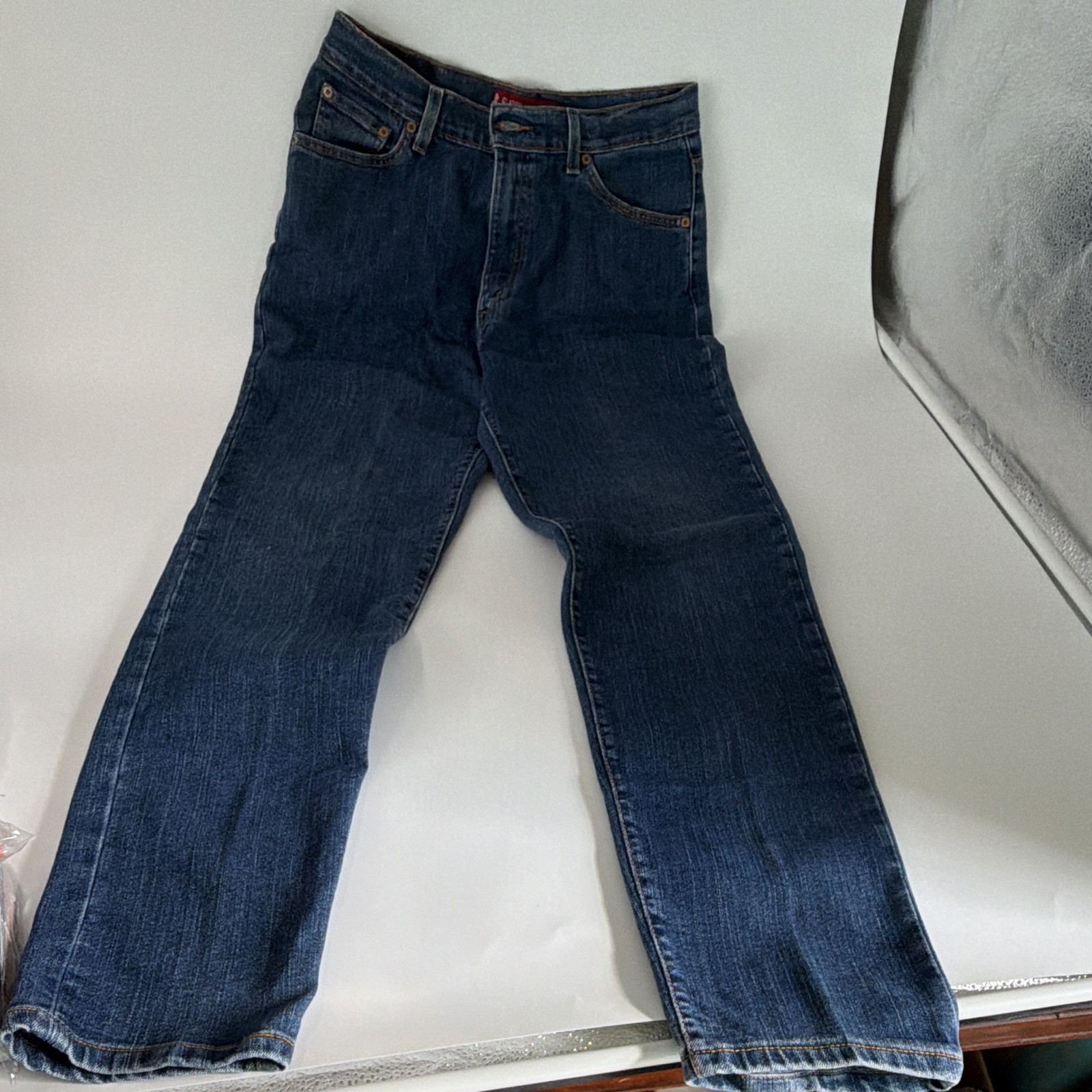 Levi’s Women’s Dark Wash Blue Denim Slim Fit Stretch Tapered Jeans, 5-Pocket