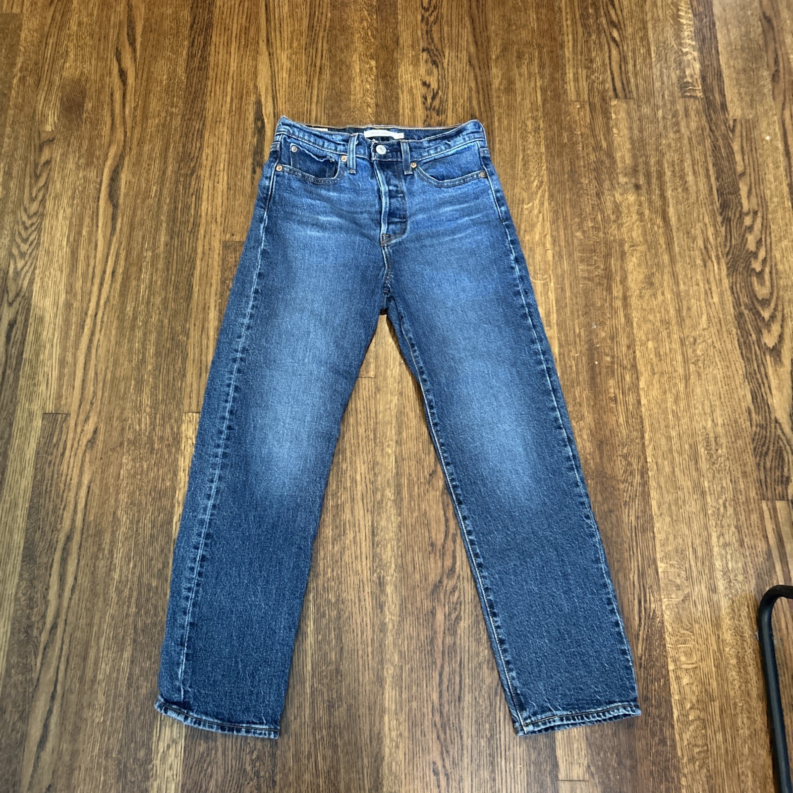Levi 501 Jeans Womens 25 Blue Dark Wash Button Fly Wedgie Straight Leg Modern