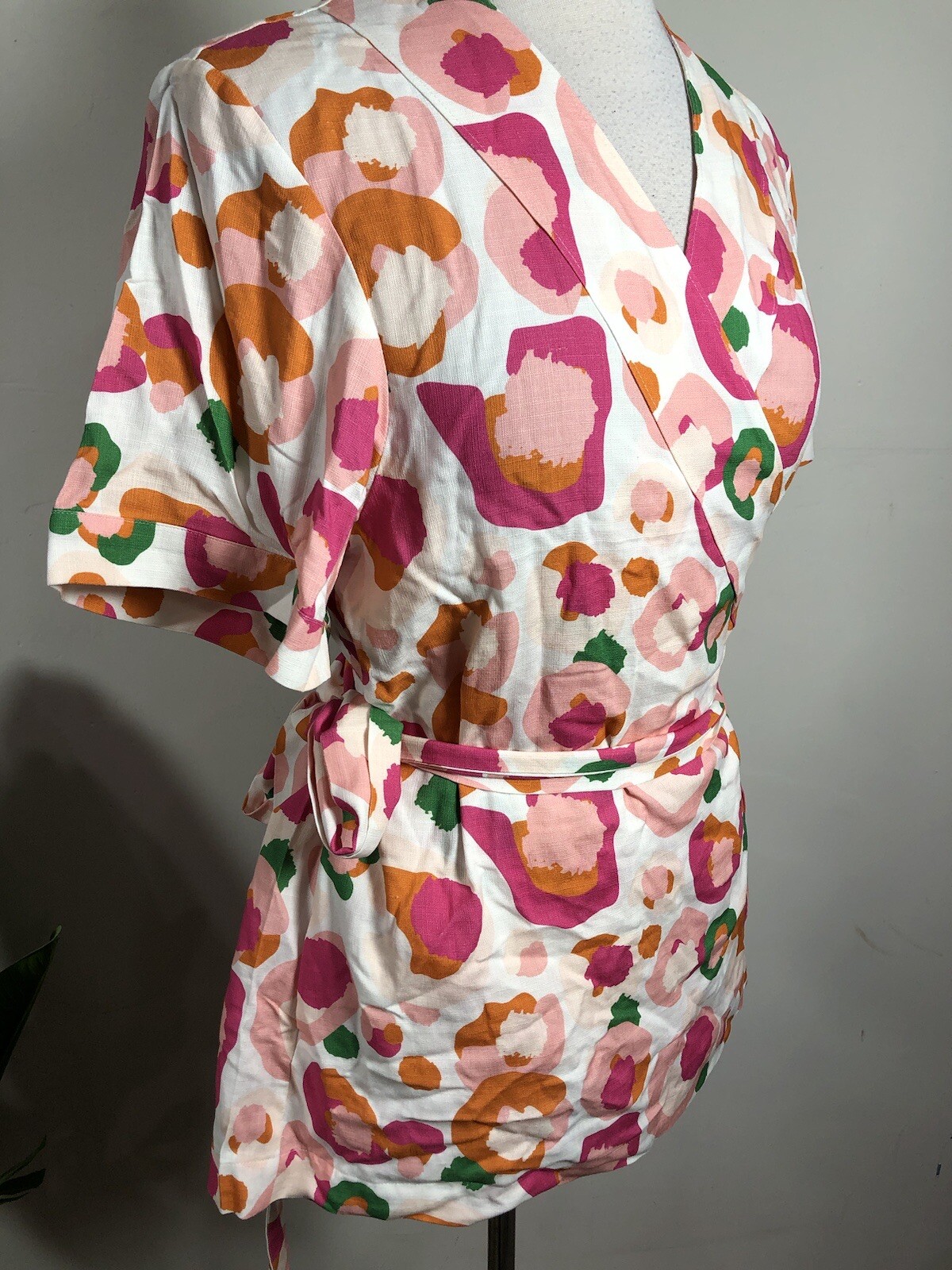 Emily McCarthy Day Robe Top Spot Cheetah Print Size M