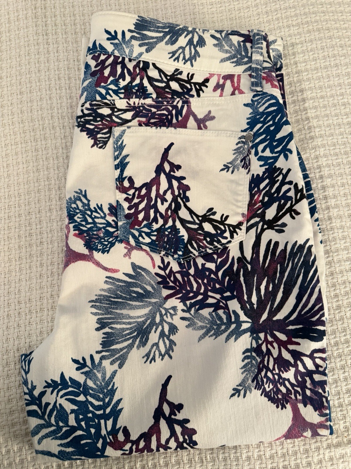 Chicos Pants 2.5 14 Multi Perfect Stretch Girlfriend Capri White Floral