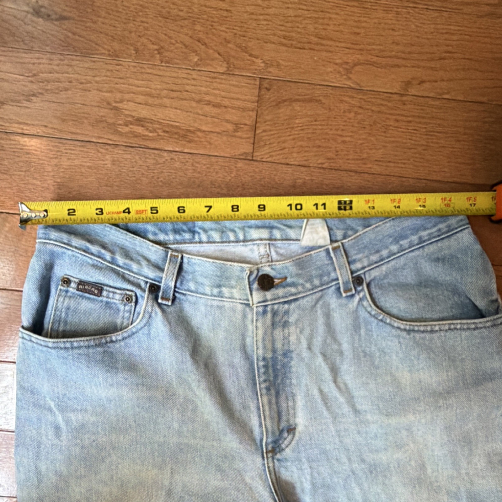 Riders Men’s Light Wash Blue Denim Jeans Slim Fit Tapered 5-Pocket Button