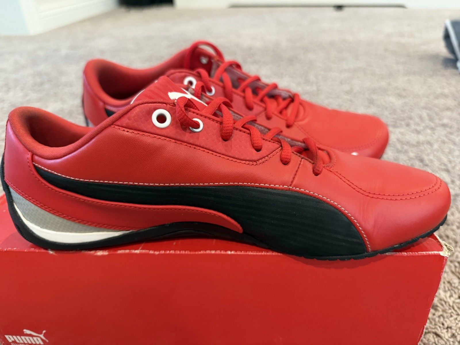 PUMA Drift Cat 4 SF Ferrari Men’s Low Top Leather Lace-Up Sneakers Red/Black
