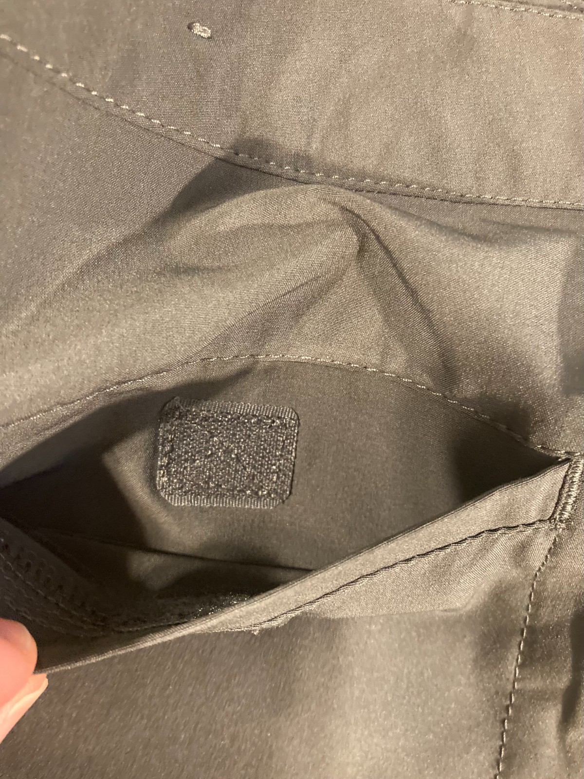 Eddie Bauer Cargo Shorts Women’s Size 4 Gray 6″ Inseam Lightweight Outdoors