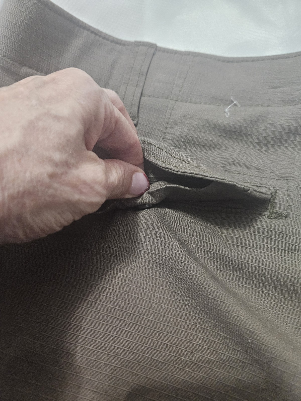 SONOMA, MEN’S NEW LT BROWN COTTON BL FLAT FRONT FLEXWEAR CARGO SHORTS, SIZE 46