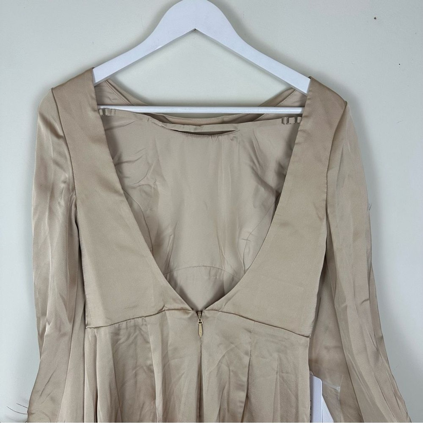NWT Azazie Aubrey Gold Champagne Midi Dress With Feathers