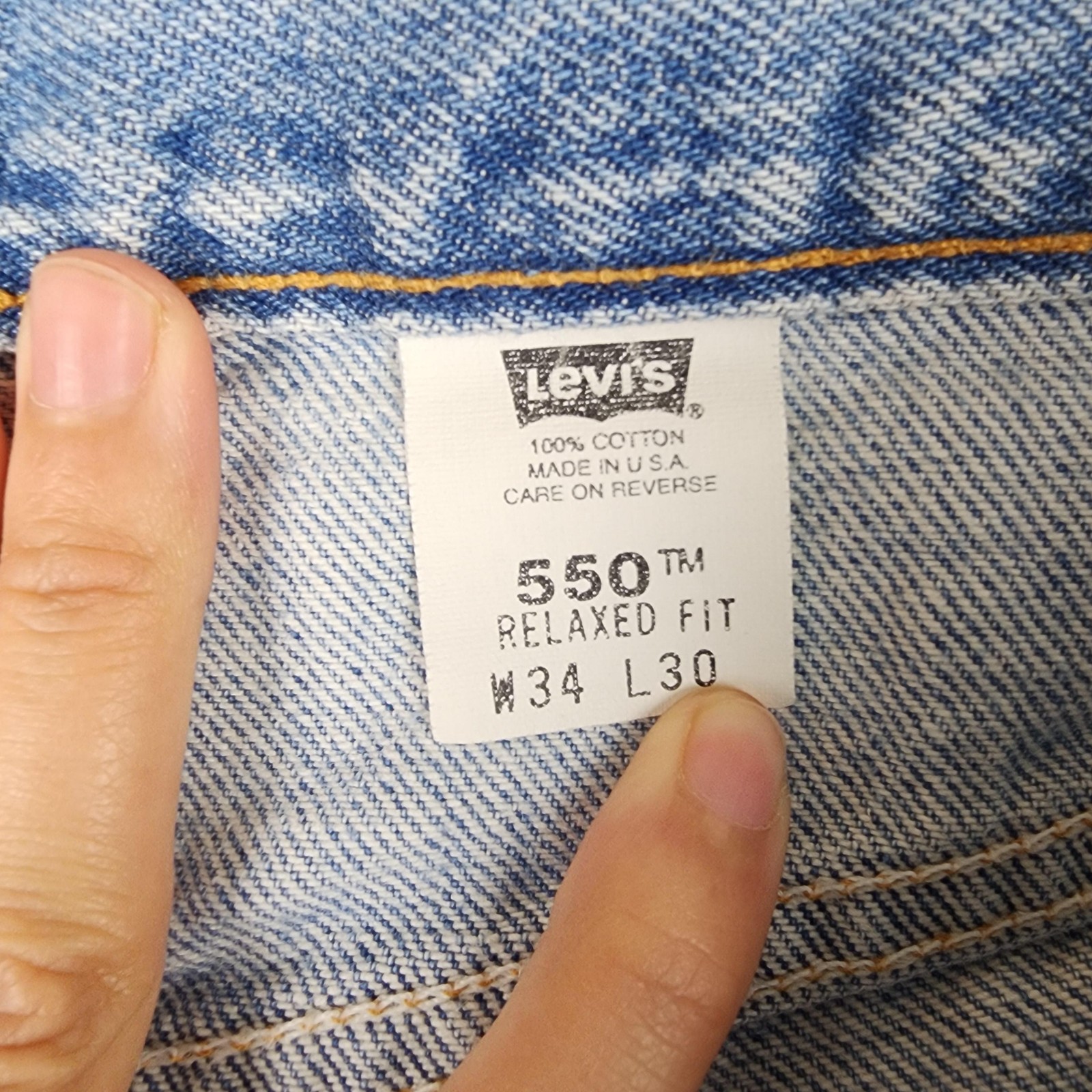 Vintage Levi’s 550 Relaxed Taper Jeans Mens 34×30 (32×29) Light Blue Denim USA