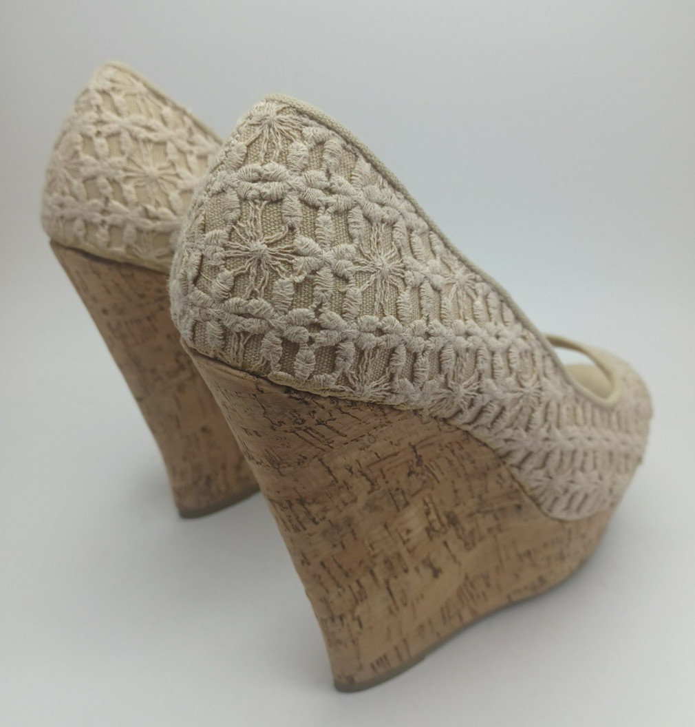 Womens Ivory Lace Peep-Toe Cork Wrapped Wedges – Sz 7