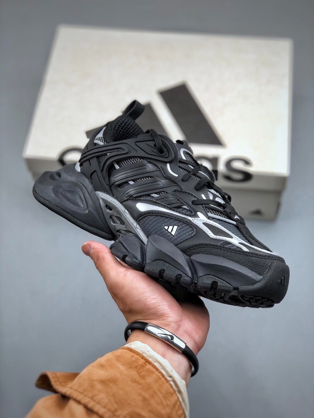 adidas XLG Runner Deluxe Black Black Grey IH 0070