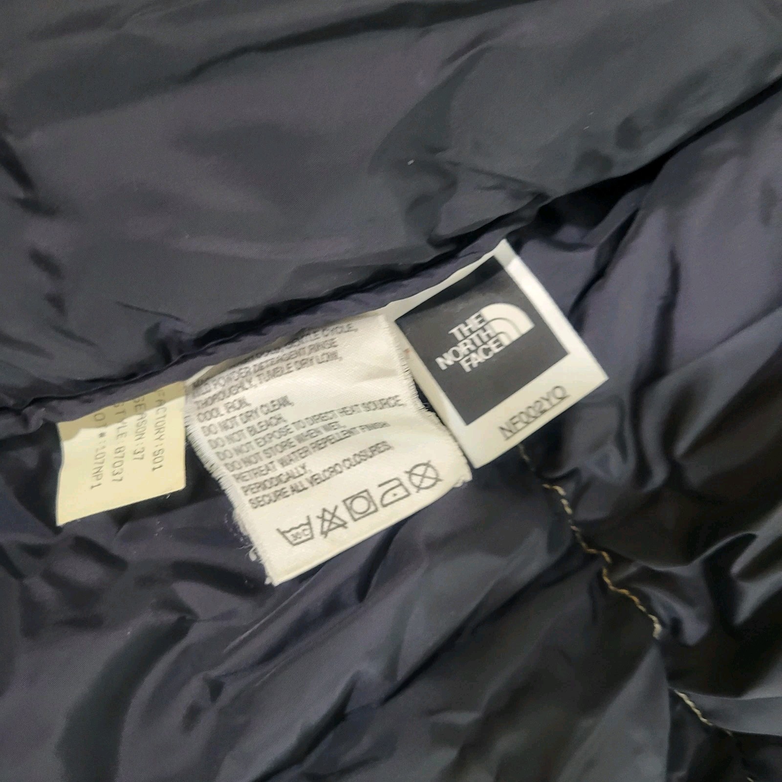 The North Face Nuptse 700 Mens Medium Puffer Down Vest Black Green Hooded