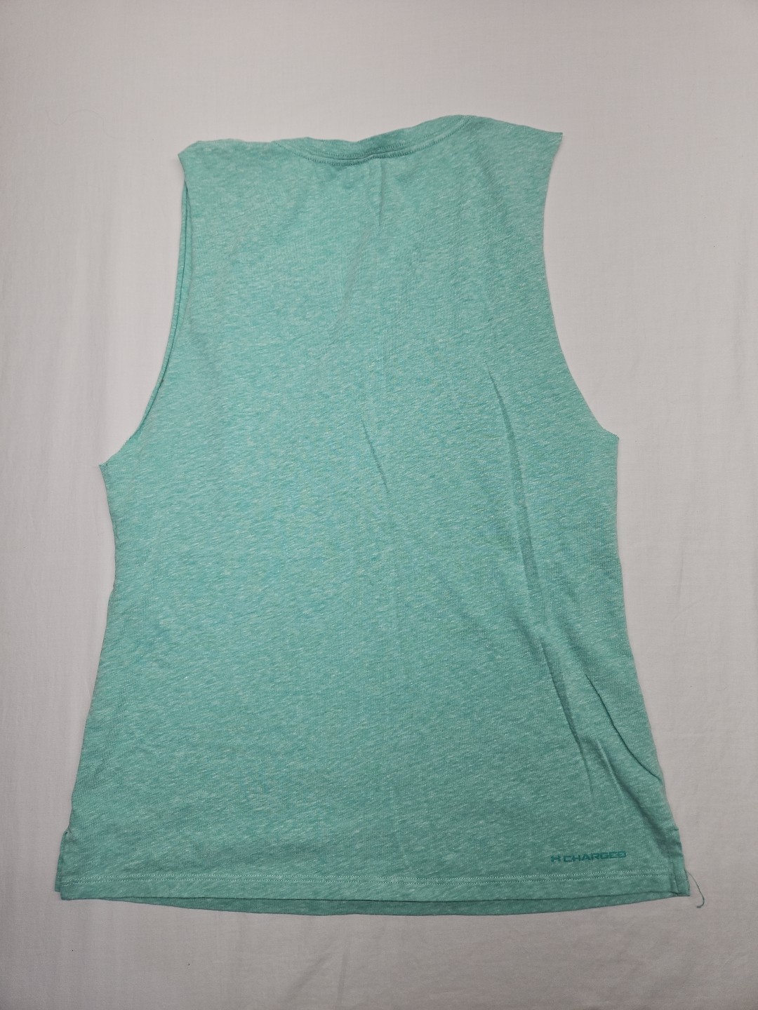 Under Armour Charged Women’s Medium Semi Fitted Cut Off Workout Shirt Green
