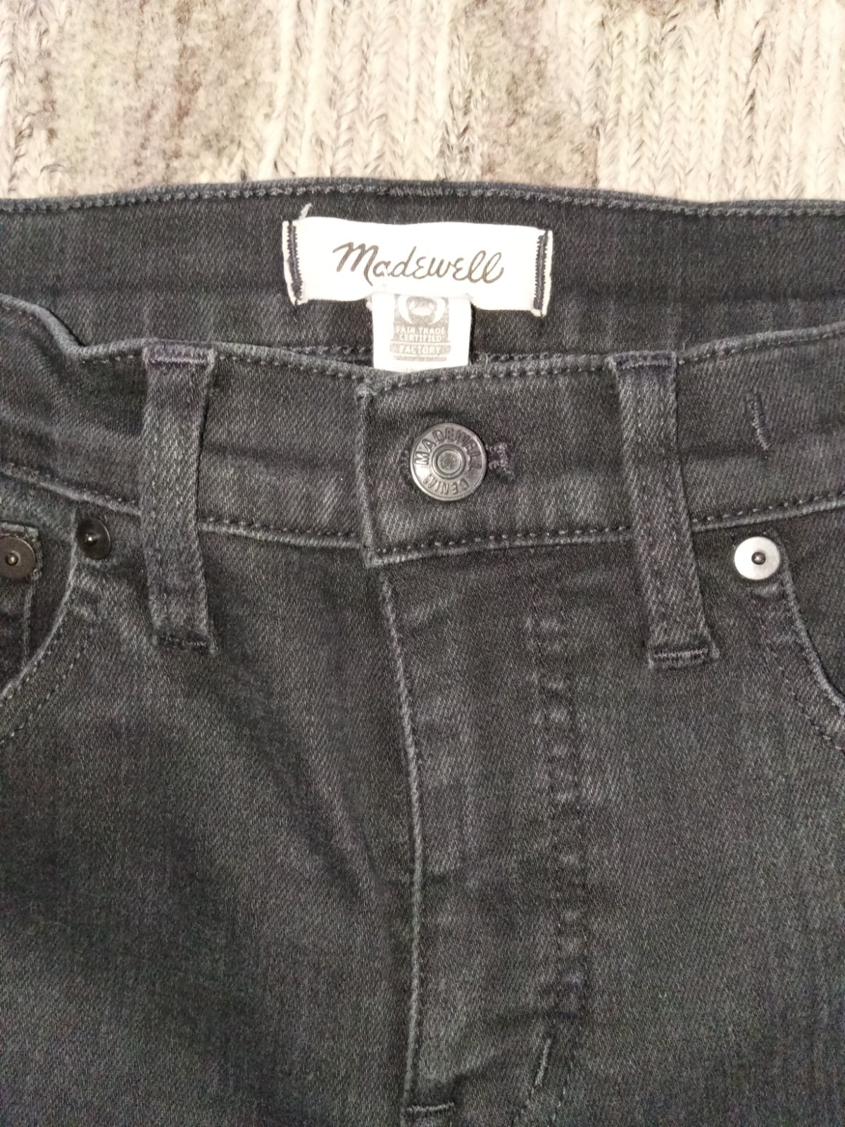 Madewell Black Mid Rise Kick Out Jeans Pants Size 28 Petite Black-Grey