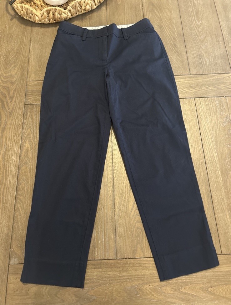 Talbots Navy Cropped Pants, Straight Leg, Classic Fit, 98% cotton Pockets