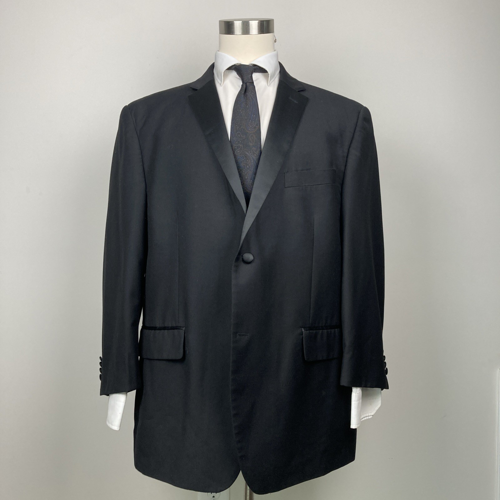 Lineage Men’s 2 Piece Tuxedo Suit 50R Jacket W45 Pants Black Polyester