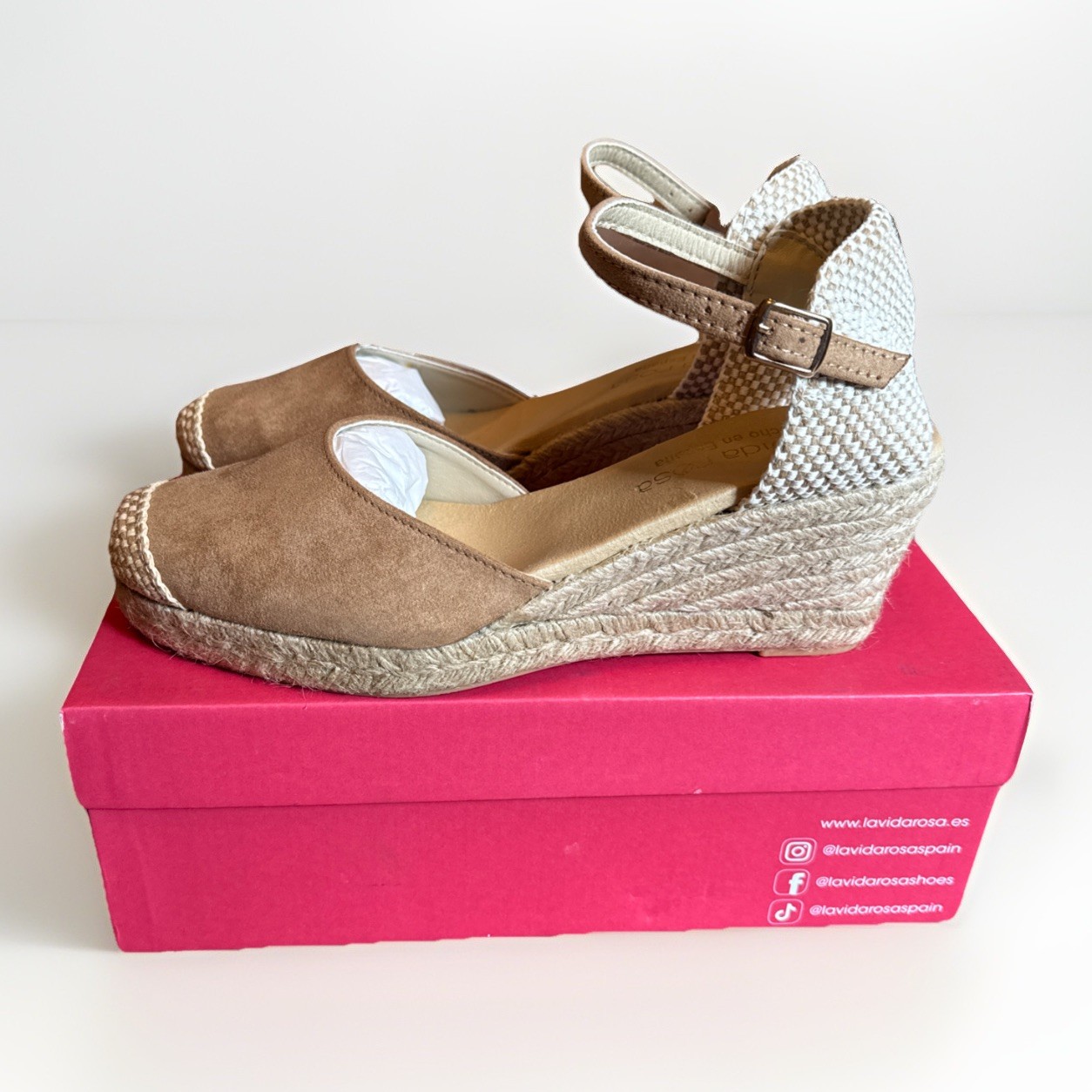 New La Vida Rosa Tan Beige Espadrille Wedge Heels Ankle Strap Sandals Shoes 9