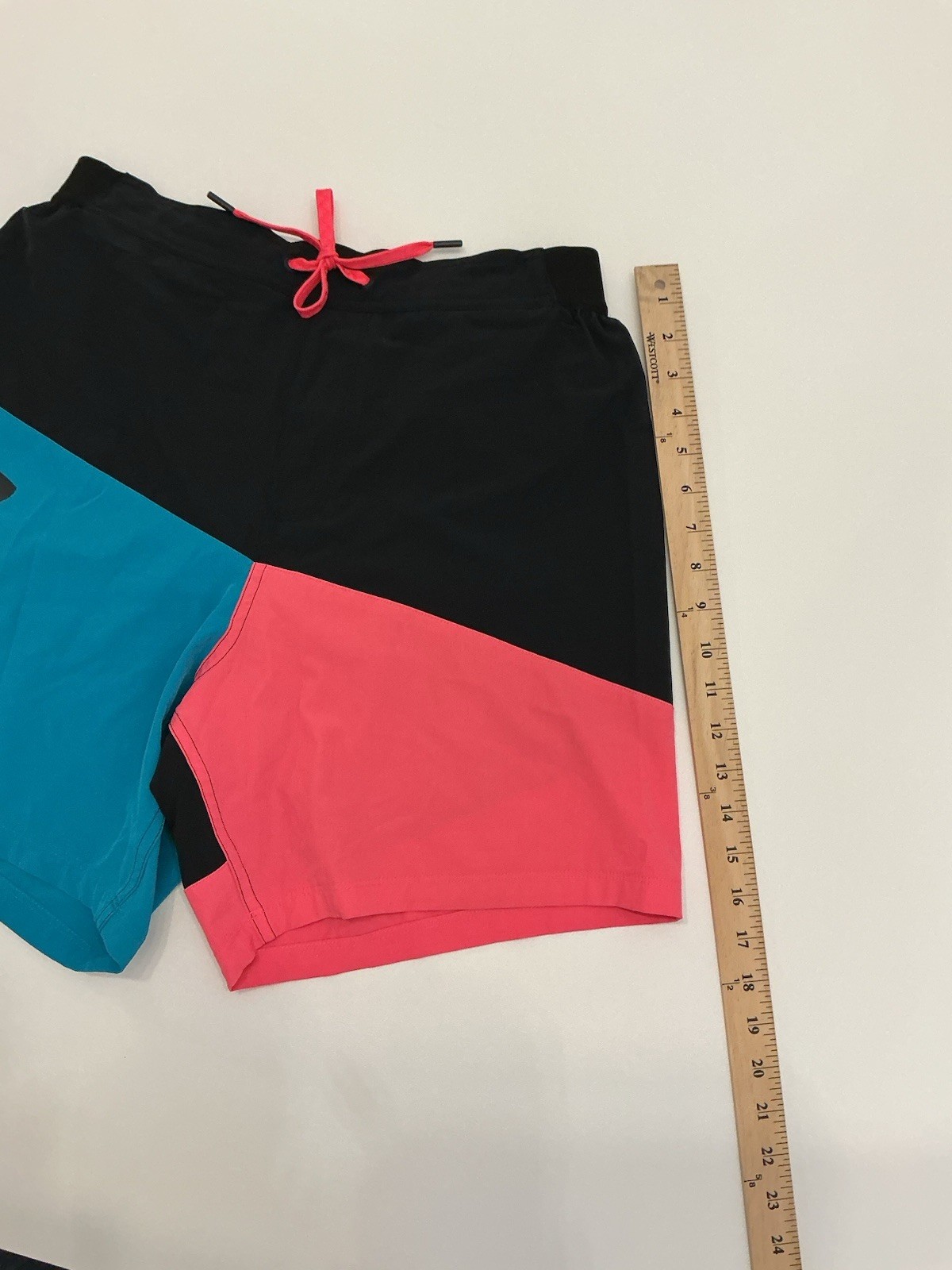 Under Armour Men’s Colorblock Athletic Shorts M 6″ Inseam Drawstring Elastic