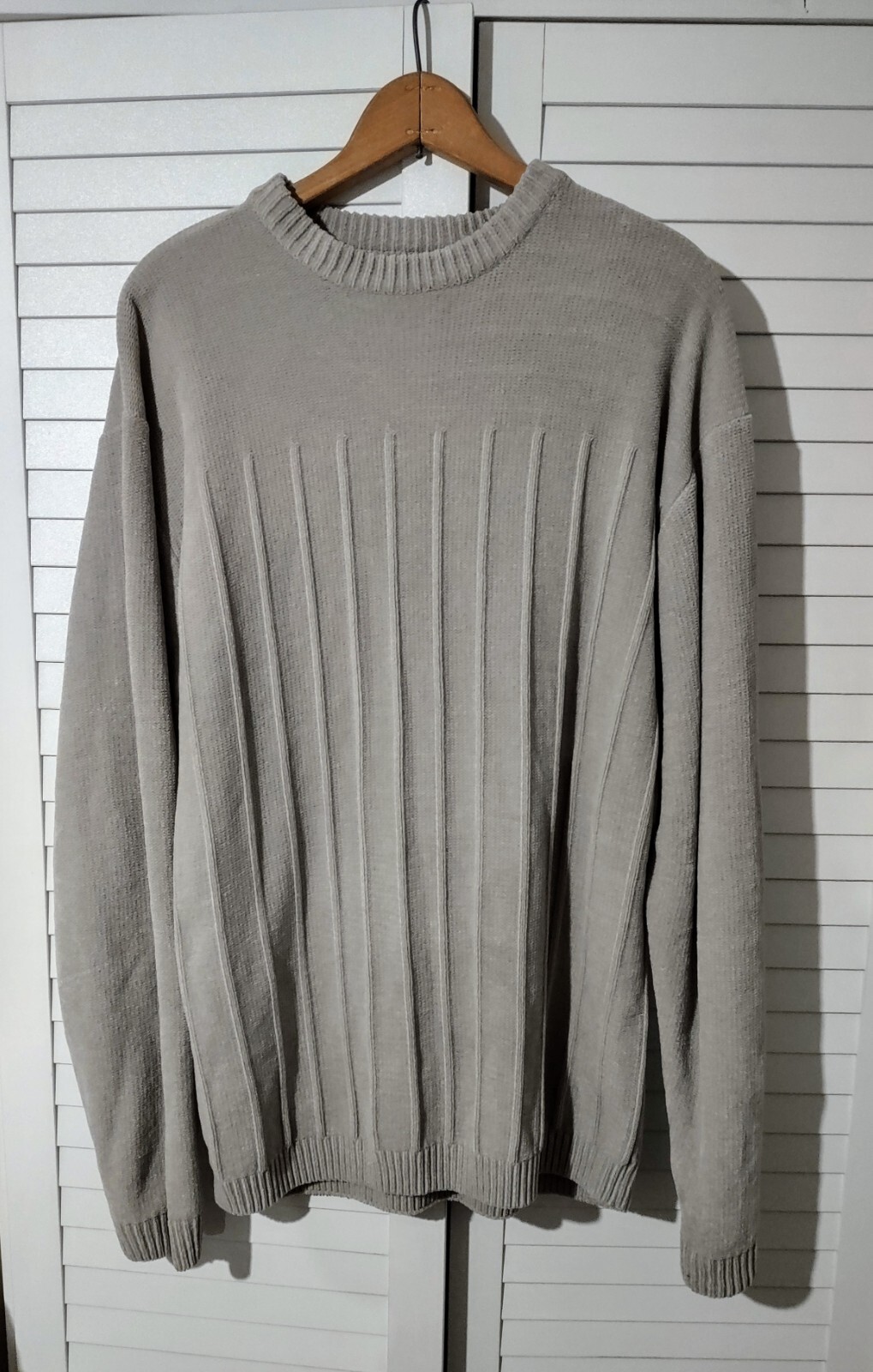 Men’s Elliott brand sweater. Size XL. Hand wash only, very soft and comfortable