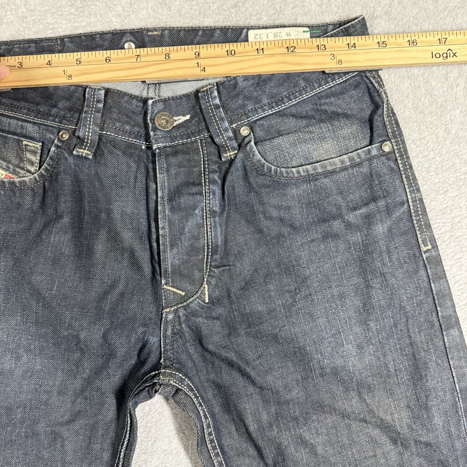 Diesel LARKEE Jeans Men 28×32 Blue STRAIGHT Leg Faded Button Fly Italy 0088Z