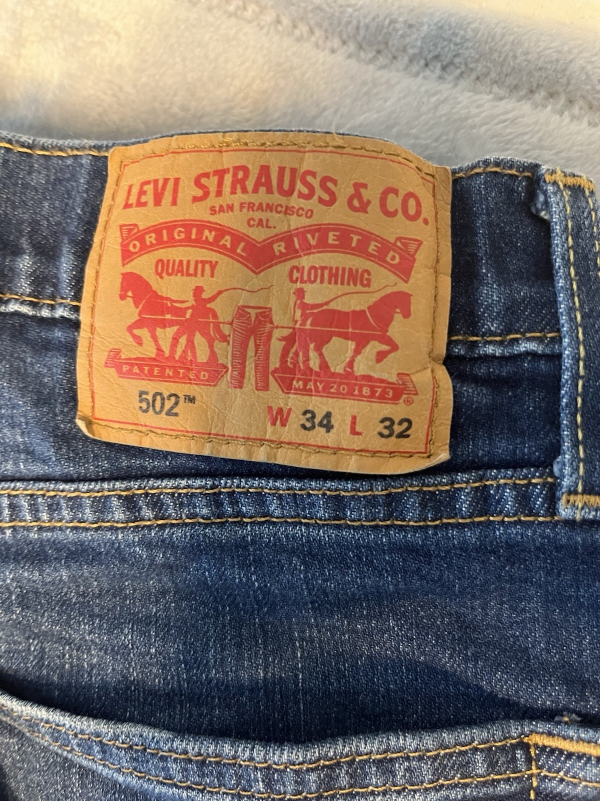 Levi’s Men’s Blue Slim Tapered Low Rise Denim Jeans Medium Wash Water Less