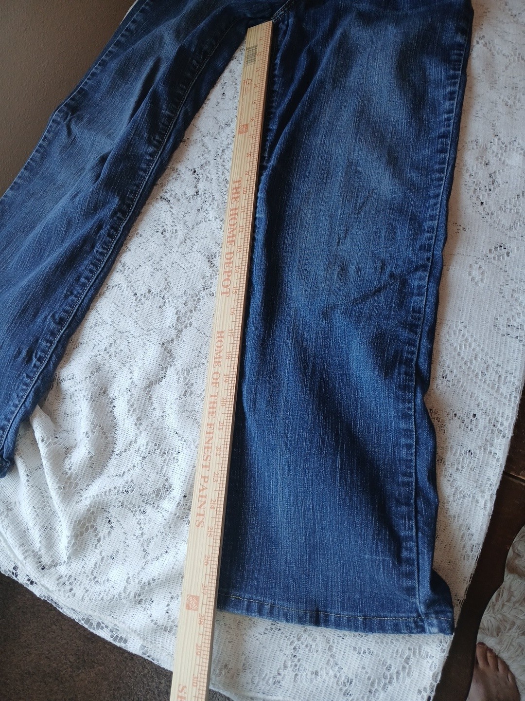 Levis 512 Perfectly Slimming Womens Jeans Size 8M (Waist 28) Bootcut Mid Rise