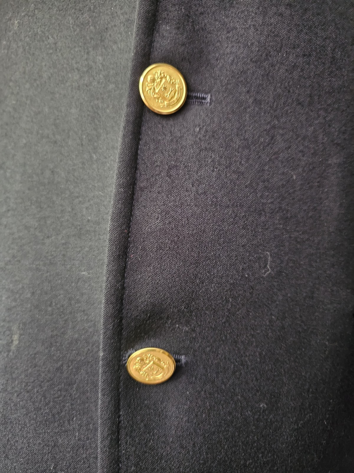 J PRESS PRESSTIGE – GOLD BUTTON IVY LEAGUE SPORT COAT – ROLLED LAPEL HOOK VENT