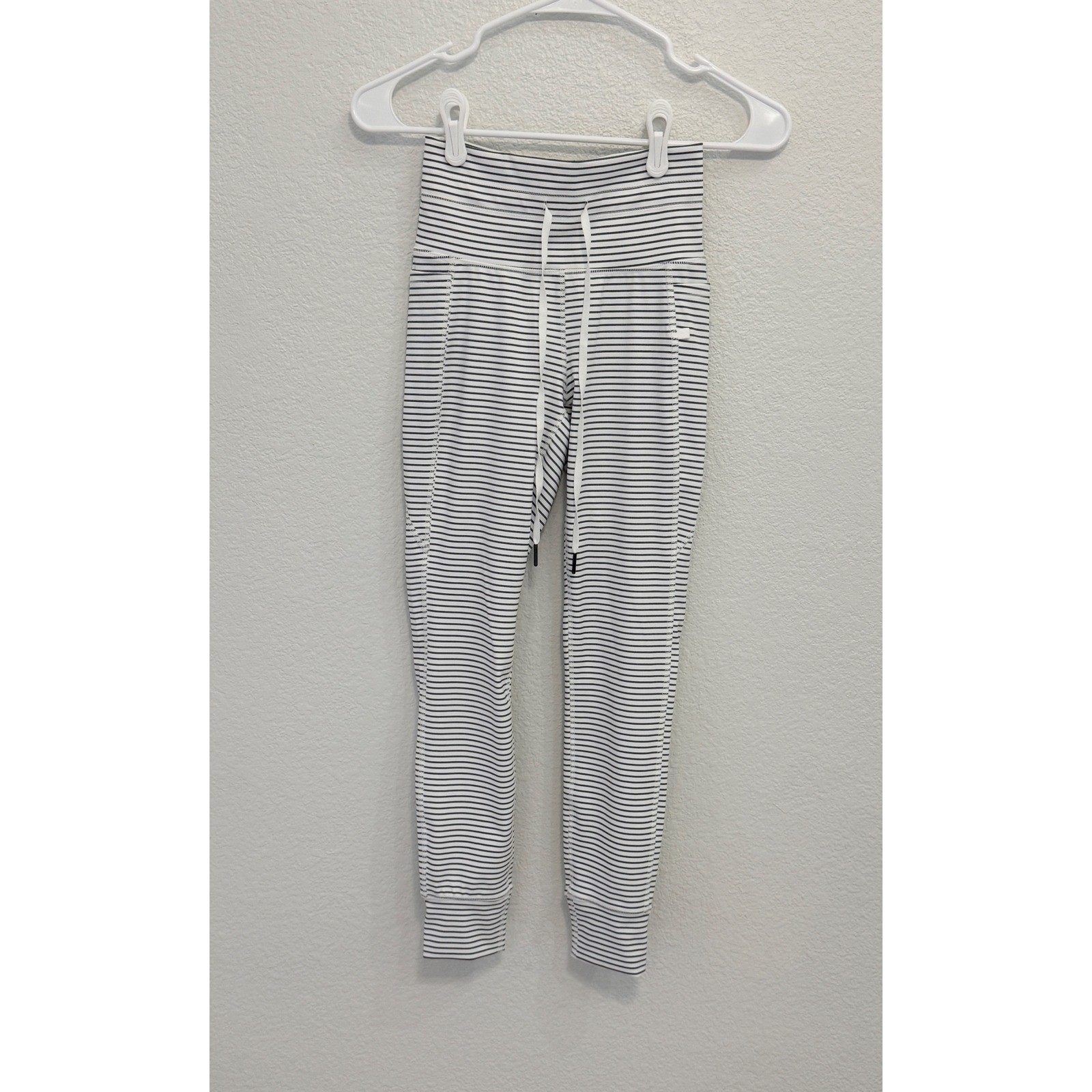 NWT Halara Womens High Waisted Striped Leggings 7/8 Drawstring Pockets XS