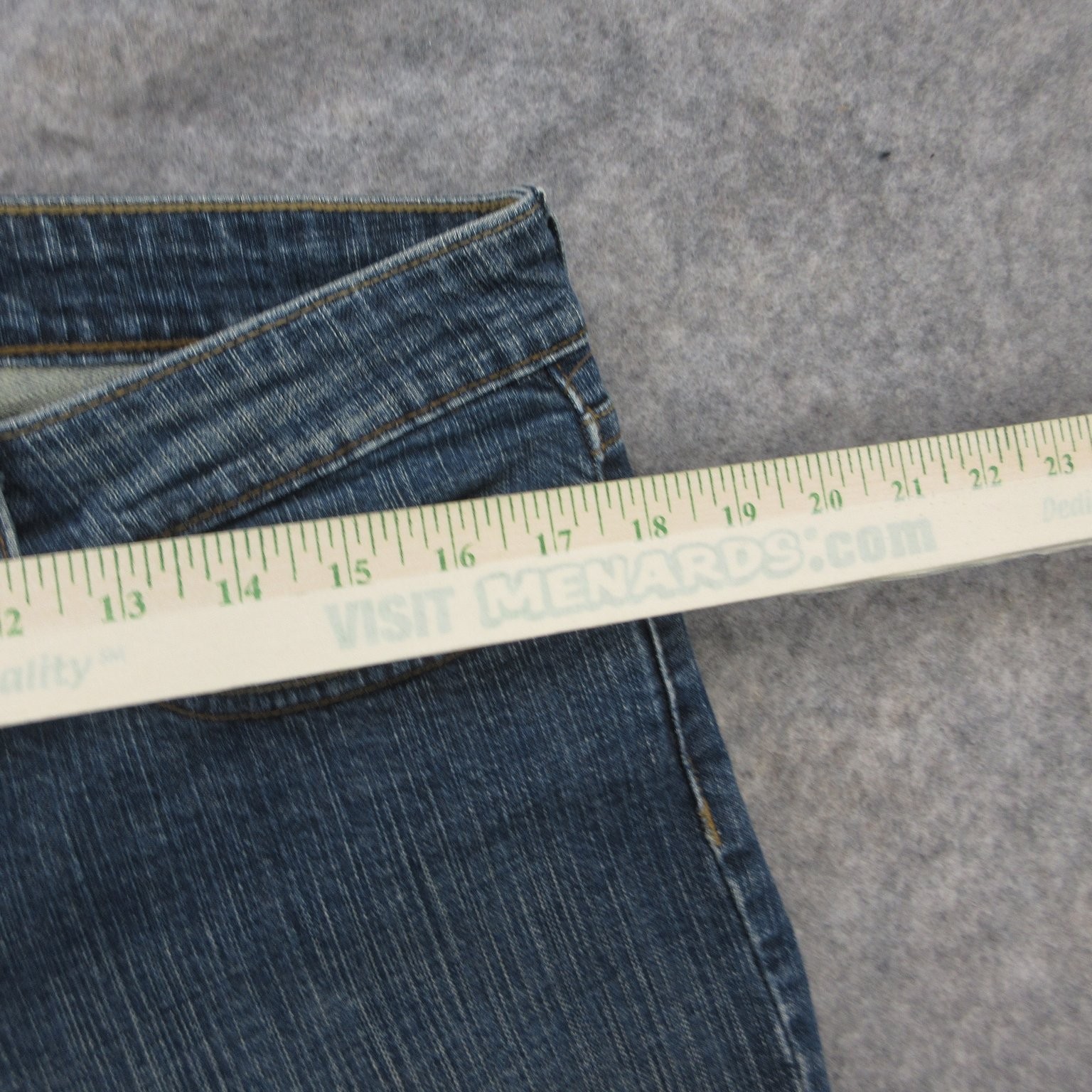 Signature by Levi Strauss Men’s Blue Denim Mid Rise Straight Jeans 35×29