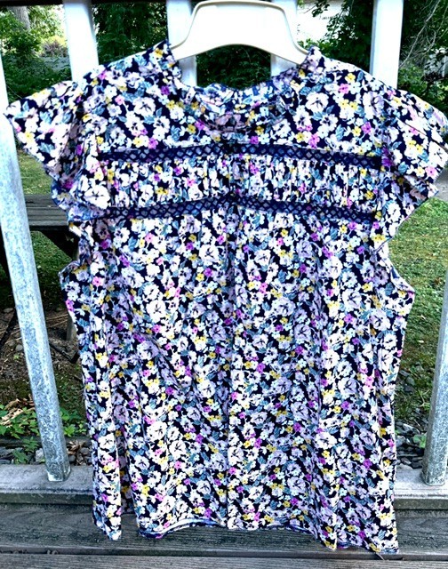 NEW Lane Bryant smocked yoke, Pretty Summer floral top Ruffle Cap Sleeves 18