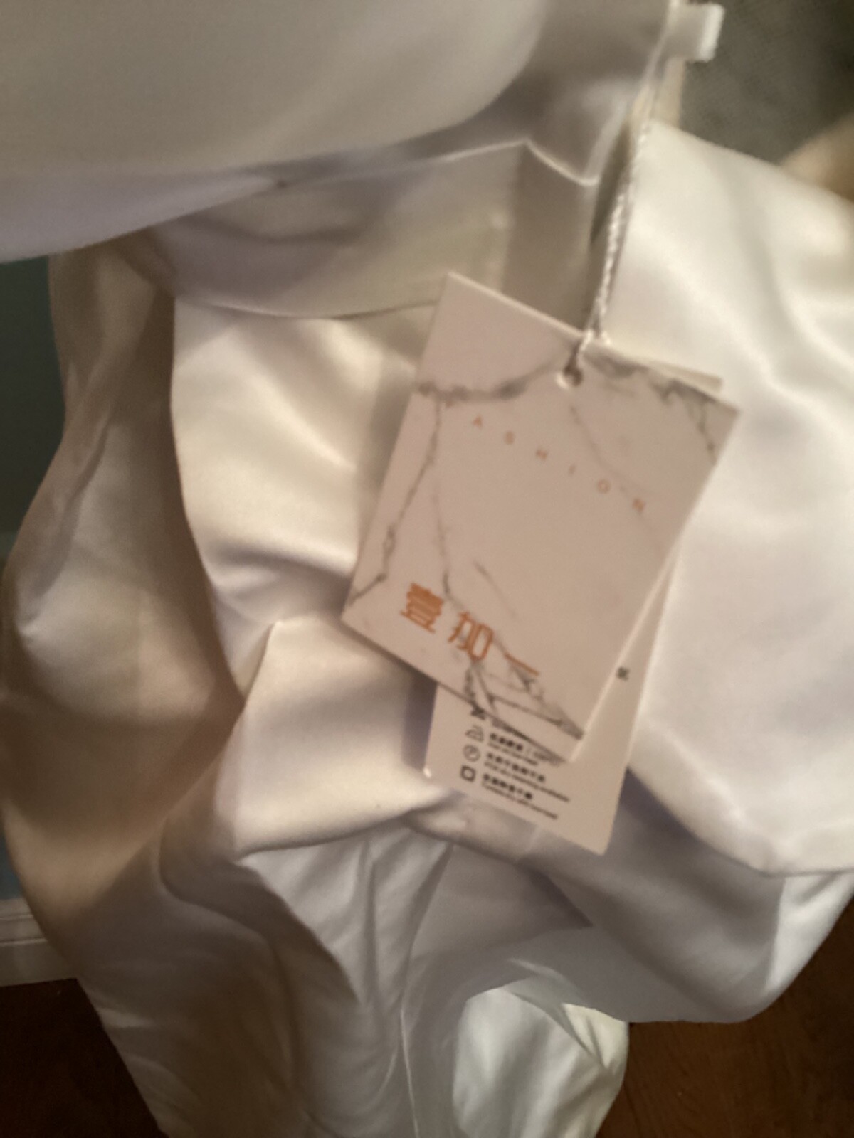 Fengjiayi wedding dress XL white new with tags hand wash or dry clean only