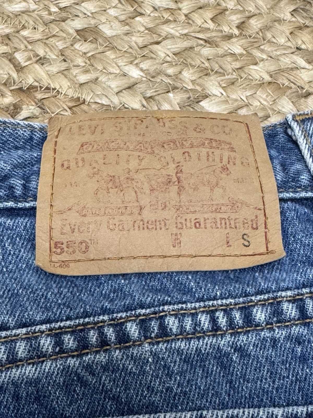 Levi’s Vintage Women’s 550 Relaxed Fit Tapered Mom Jean 29” USA