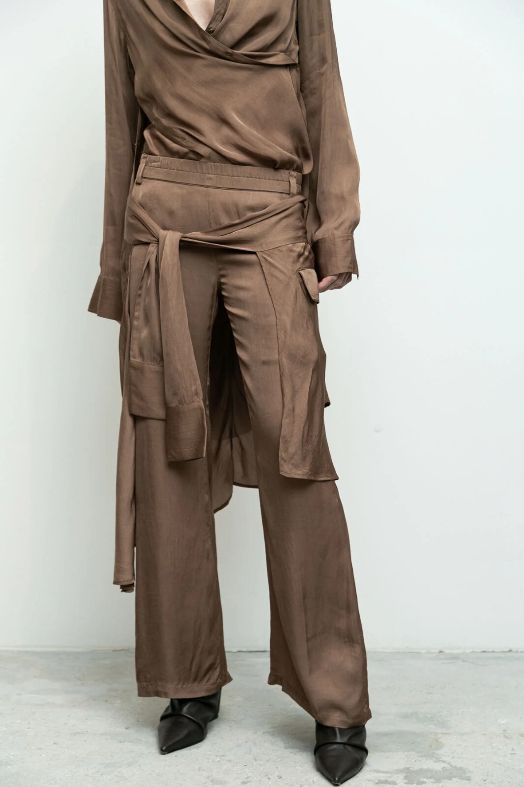 NWT $415 SoHo Designer Nicholas K Free People Mocha Satin Micah Pants Large L