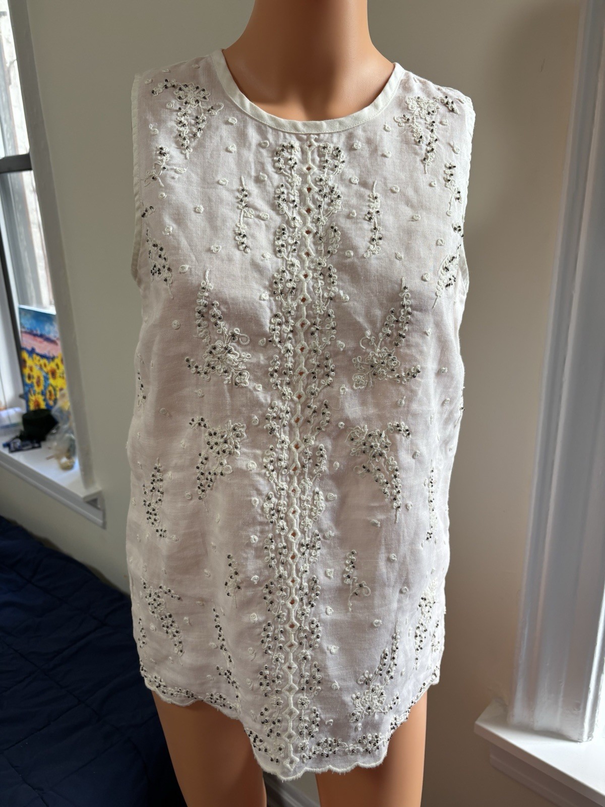 Tommy Bahama 100 % Ramie White Floral Embroidered Beaded Round Neck Tank Top XS