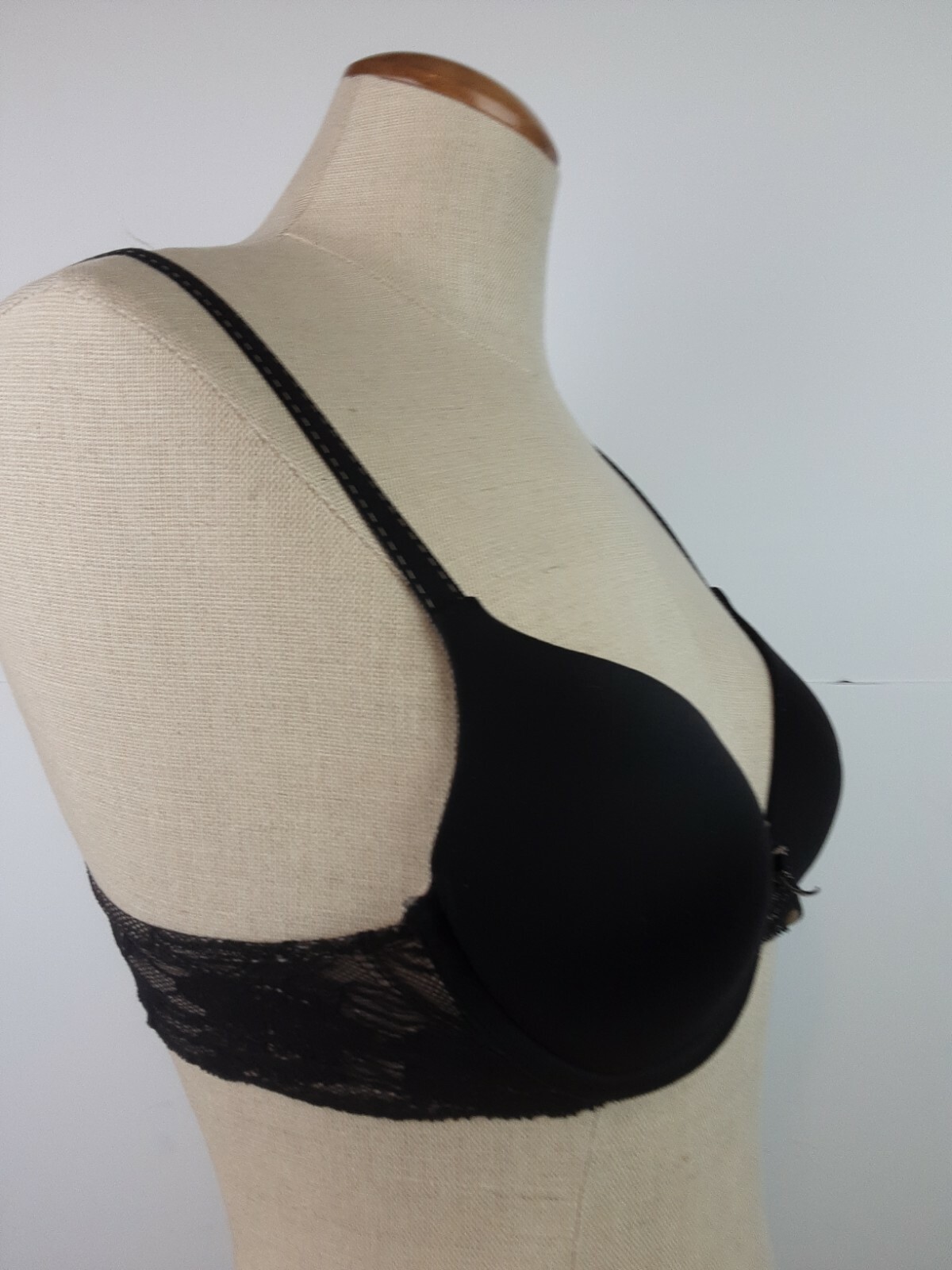 Maidenform 09441 Comfort Devotion Black Nylon Underwire Bra Size 32 B (2)