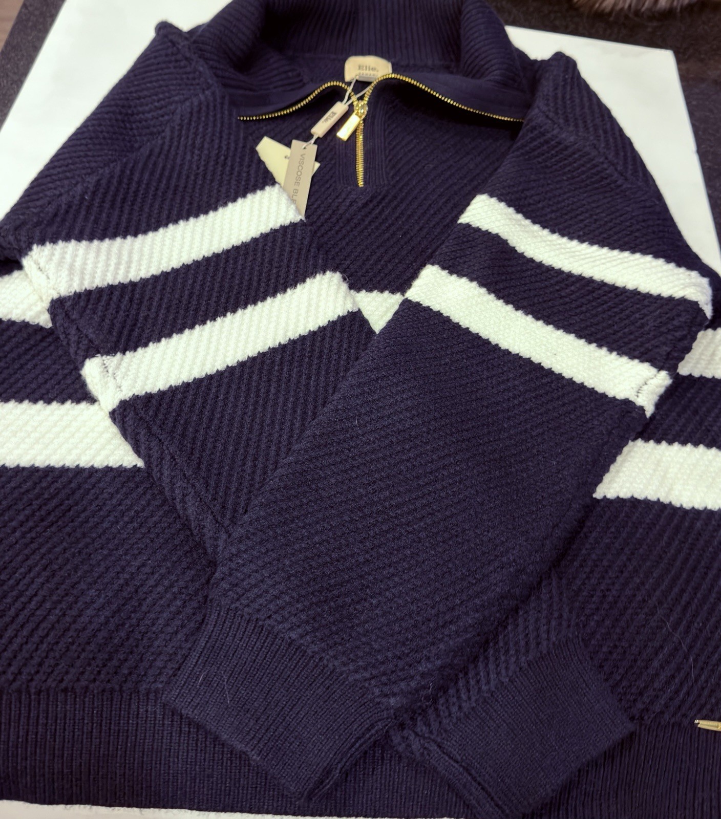 Elie Tahari College Navy/Ivory Quarter Zip Wool Sweater – Large NWT