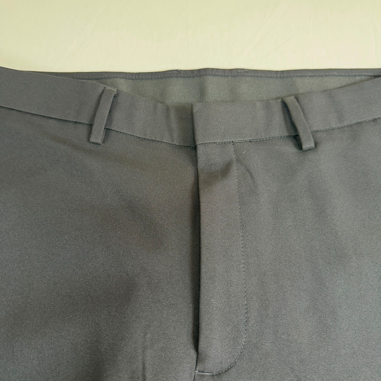 NEW Haggar Men’s 38×32 Comfort Performance Dress Pants Straight Fit Black
