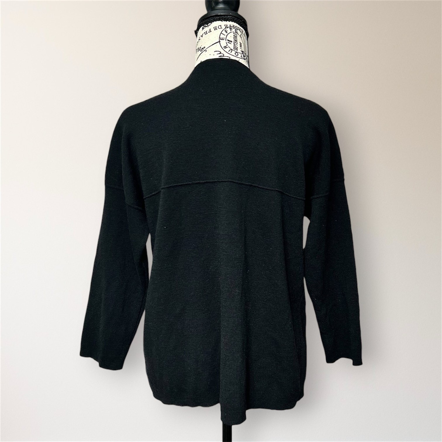 Eileen Fisher M Black 100% Wool Italian Yarn Open Cardigan Front Pockets Sweater