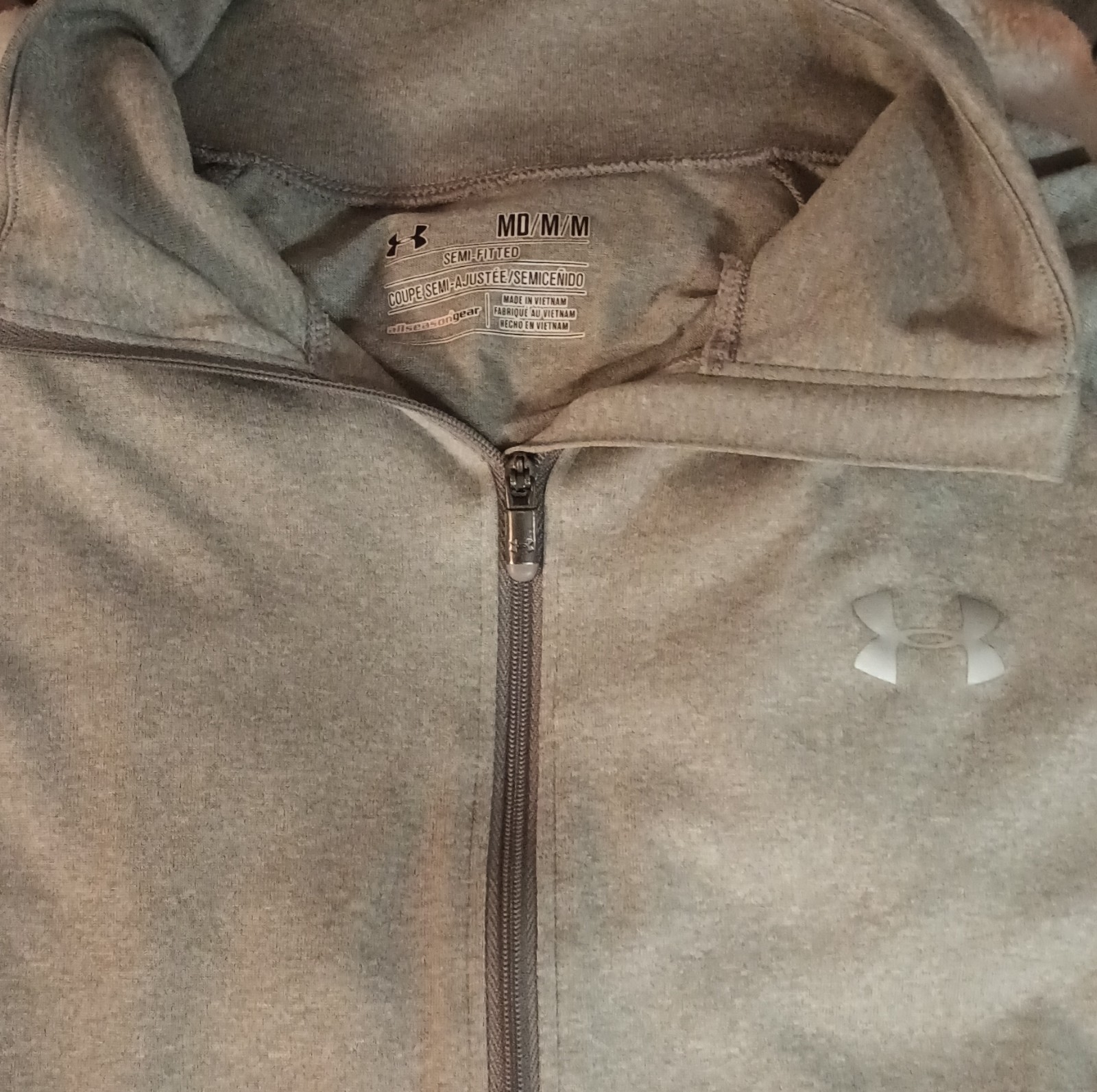 Under Armour Women’s Semi-Fitted 1/4 Zip Mock Neck Pullover Gray M