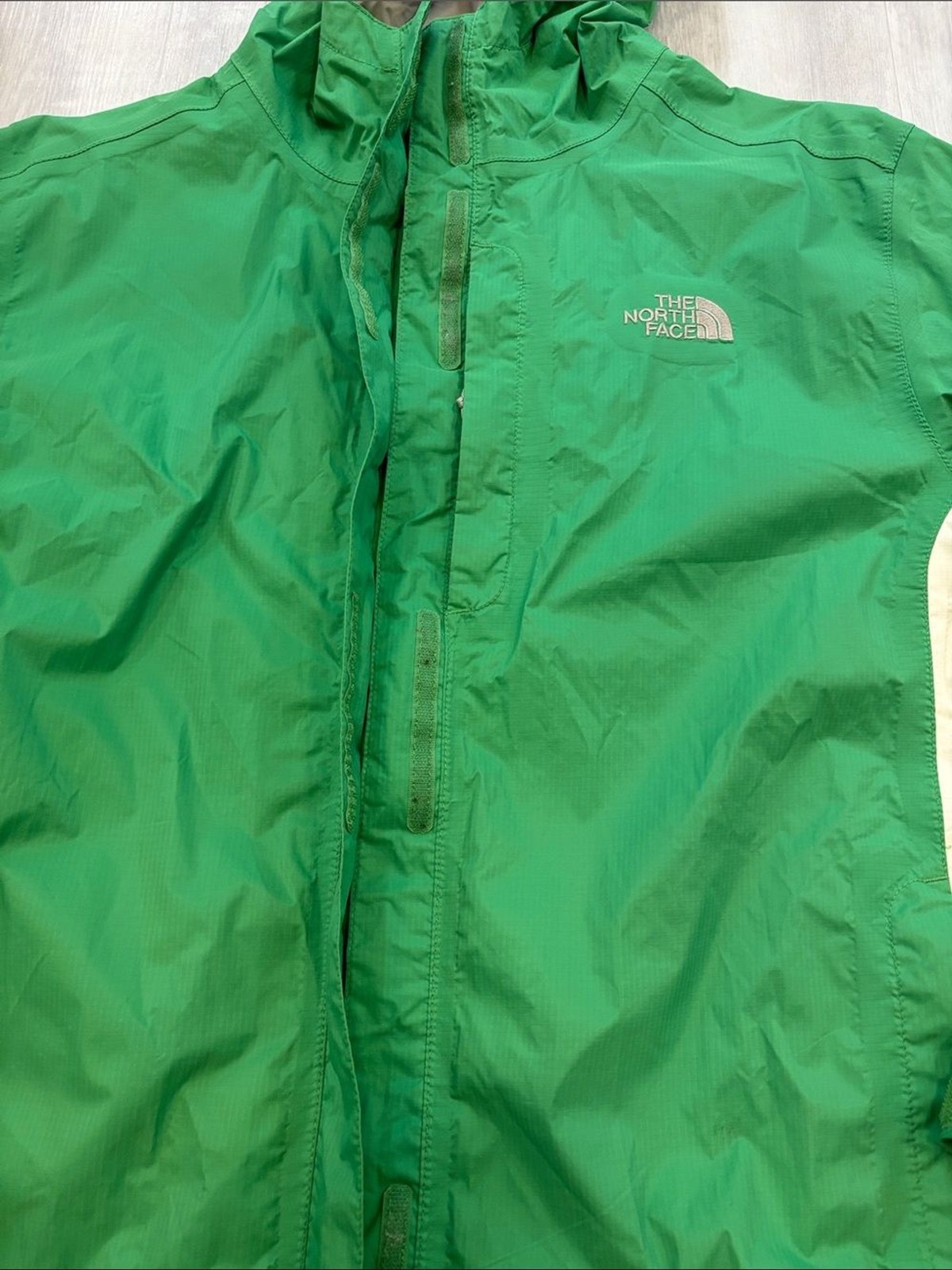 The North Face Hyvent Green/White Jacket with White Logo Full Zip Size X Large