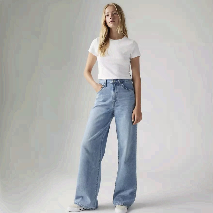 Levi’s Cinch Baggy Lightweight Women’s Jeans – Inseam 31