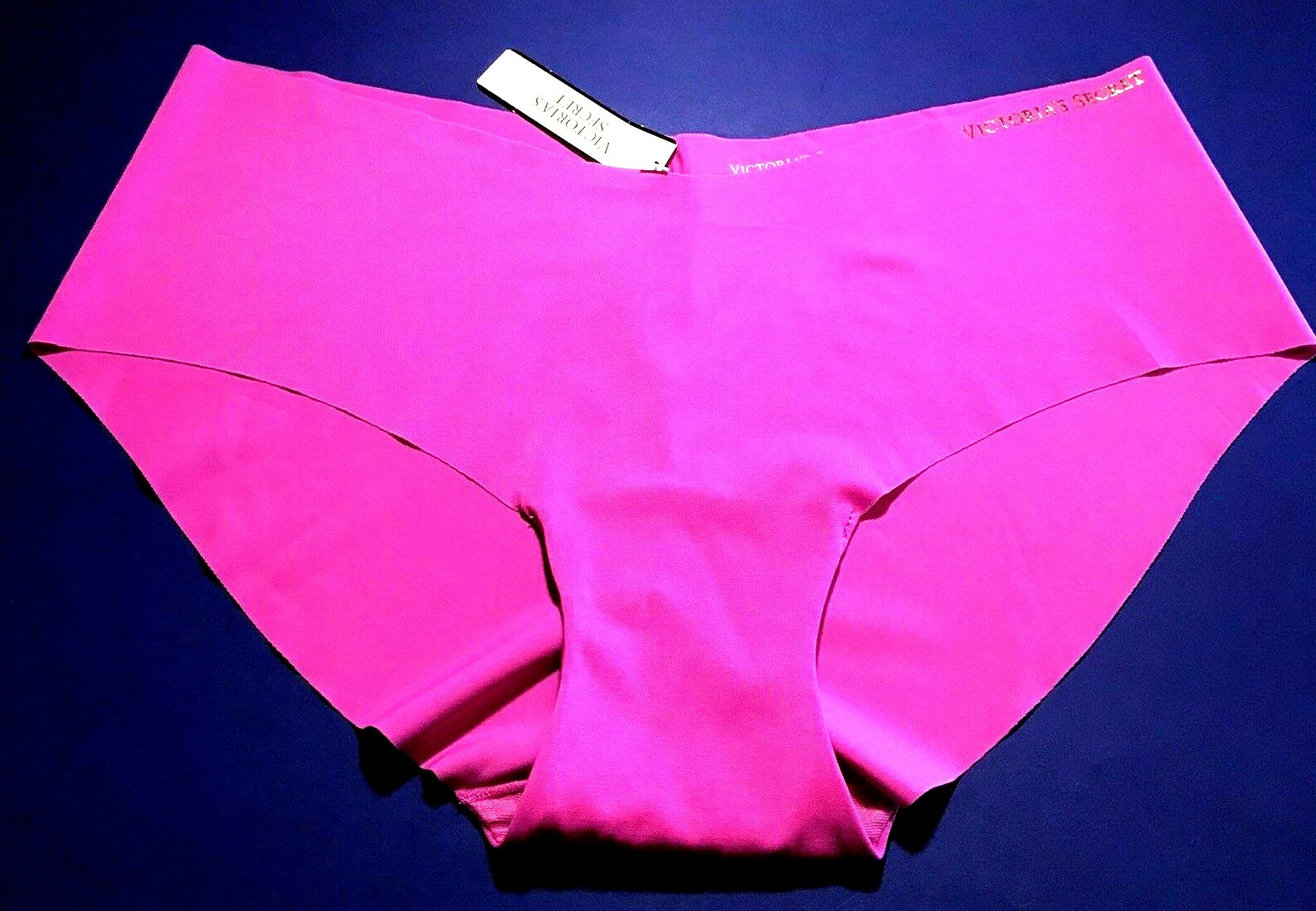 Victoria’s Secret Women’s MEDIUM No Show Hipster Panties Underwear-Fuchsia Pink