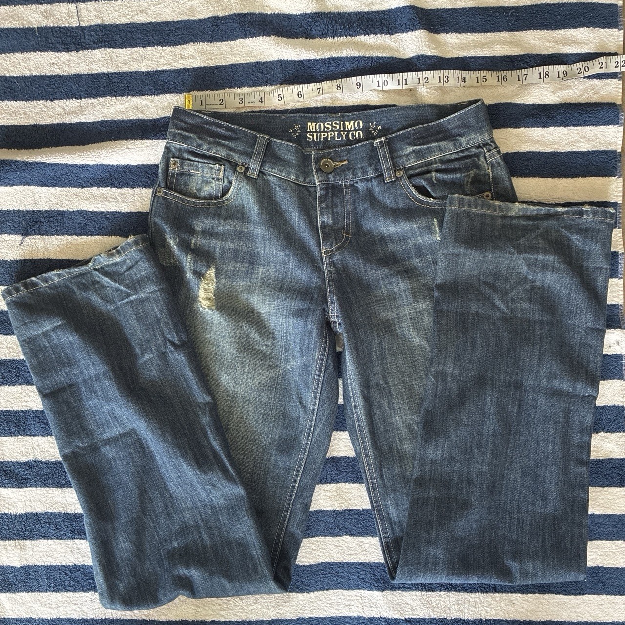 Mossimo Supply Co. Men’s Blue Distressed Straight Mid Rise Regular Fit Jeans