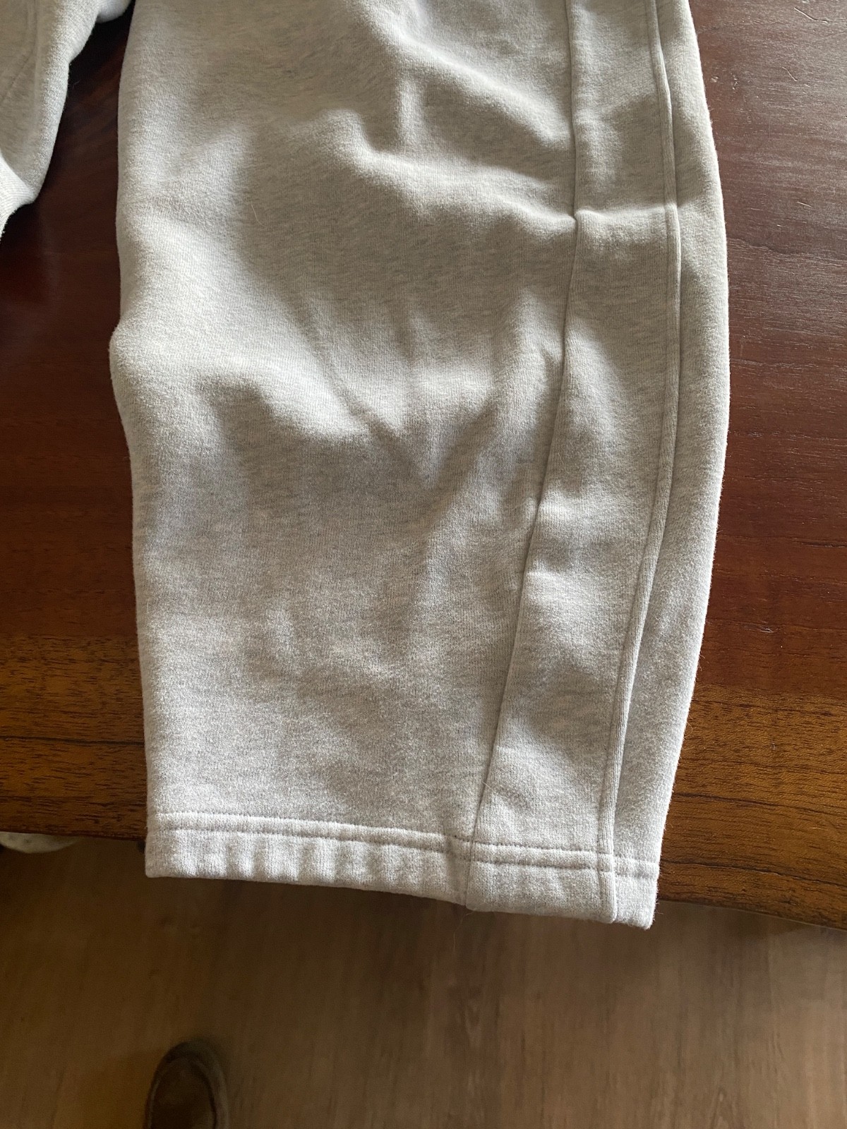 Lululemon Women’s Scuba Mid Rise Barrel Leg sz Med
