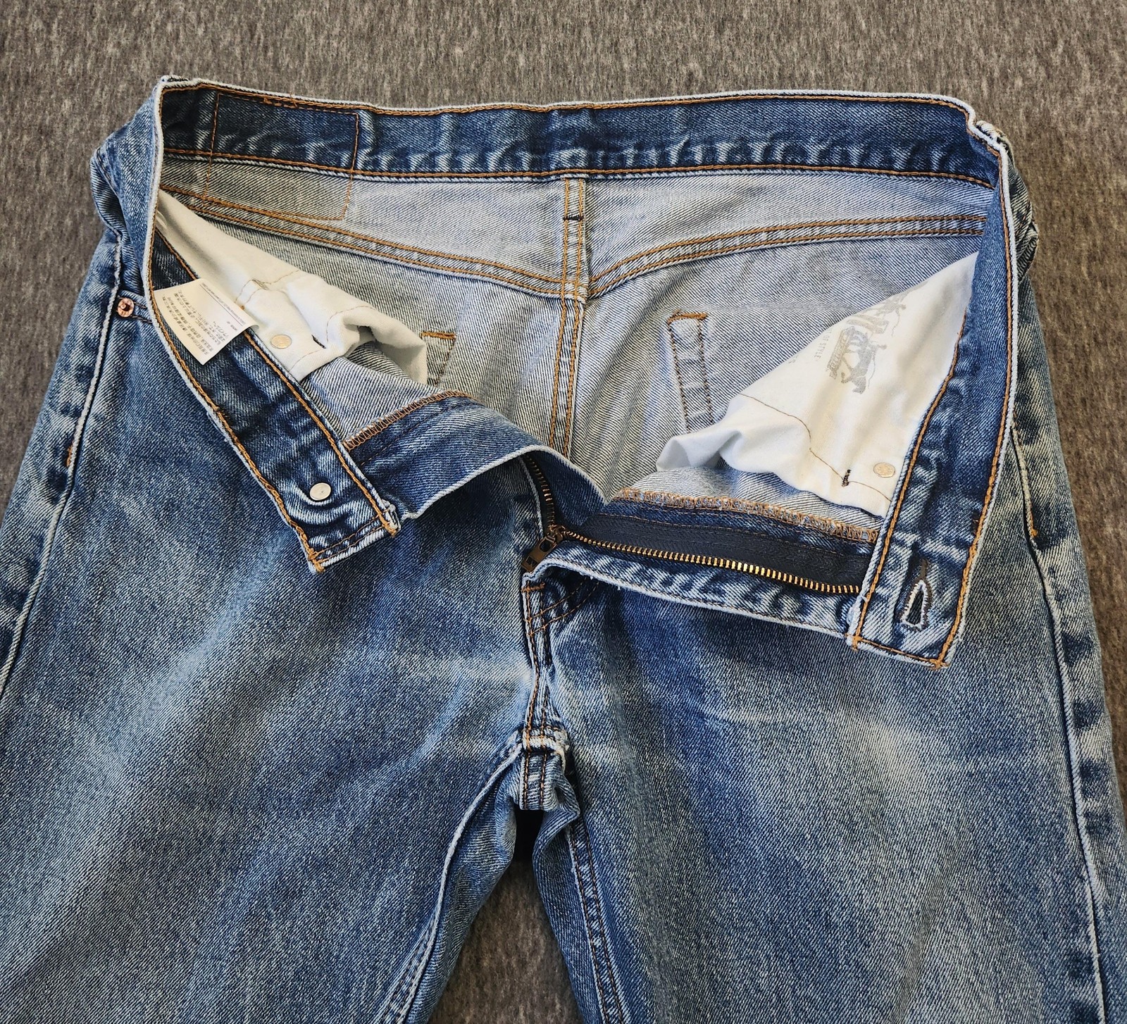 Levi’s 505 Jeans Mens 33×30 Blue Regular Straight Denim Stone Wash Distressed